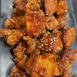 food, chicken wings and fried chicken