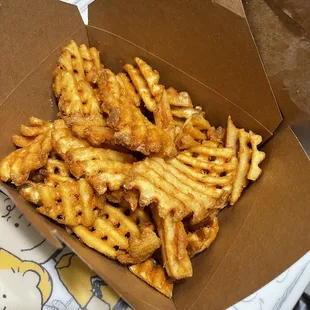 food, chicken wings and fried chicken