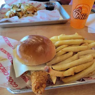 chicken wings, fried chicken wings, chicken wings and fried chicken, poultry, bbq wings, fried chicken, food, bbq chicken, chicken