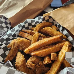 4 piece wings/fries