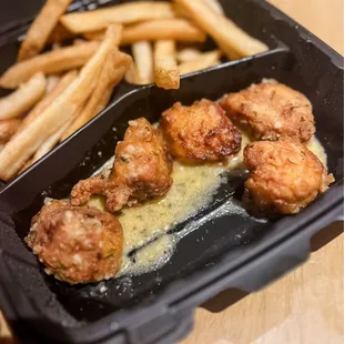 chicken wings and fried chicken, food