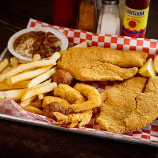  tray of fried chicken and french fries