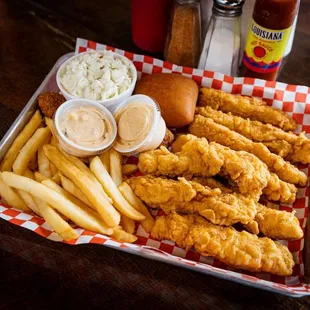  tray of fried chicken, fries, coleslaw, coleslaw, coleslaw slaw,