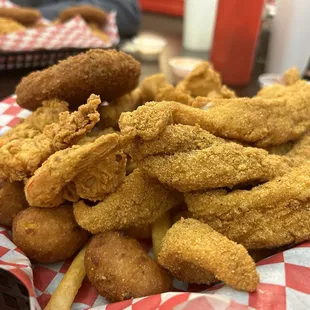 Fish, chicken, and shrimp platter