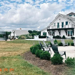 Reception barn and silo bar