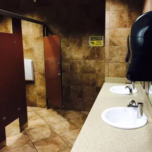 Cleanest bathrooms from OKC to Dallas...