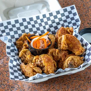 poultry, chicken wings and fried chicken, chicken wings, fried chicken wings, food, bbq wings, fried chicken, chicken, bbq chicken