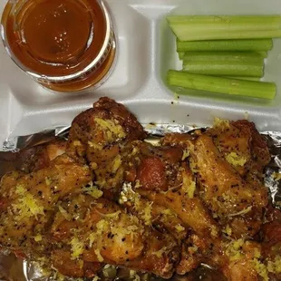 poultry, fried chicken wings, chicken wings and fried chicken, chicken wings, fried chicken, chicken, food, bbq chicken, bbq wings