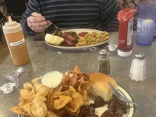 Tractor's Bbq And Grill