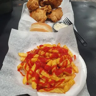 4 Piece Breast Dinner w/ fries, coleslaw and roll.