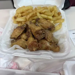 food, chicken wings and fried chicken, fried chicken wings, fried chicken, poultry, bbq chicken, chicken, bbq wings, chicken wings