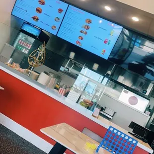 Premium fried chicken, not only spicy. Lots of options!! Made fresh to order. Yum!!