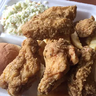 chicken wings, bbq wings, fried chicken wings, fried chicken, chicken, bbq chicken, poultry, chicken wings and fried chicken, food