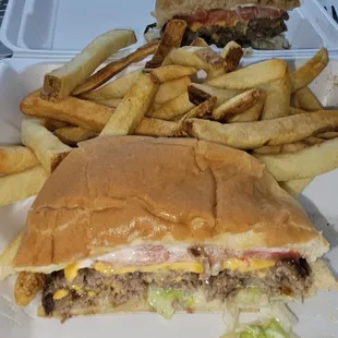 A glorious cheeseburger!!!