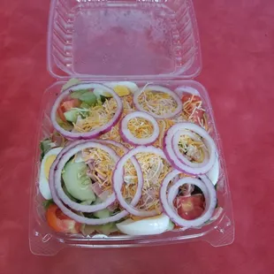 Stopped by on my lunch to get a chef salad. Tabels not cleaned off so decided to get my food to go.