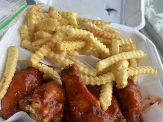 Sandy Hot Wings Cafe