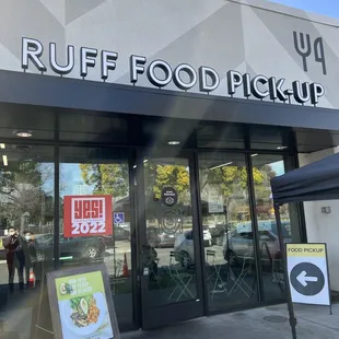 Cloud kitchen entrance