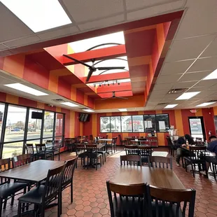 the inside of a fast food restaurant