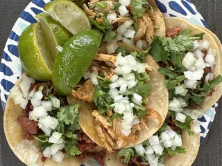 La Pullita Pollos a la Leña