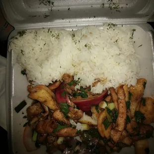 Pollo Saltado
