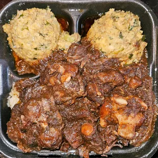 Oxtails with rice and double turkey dressing