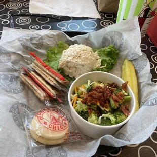 Dixie Chick and broccoli salad