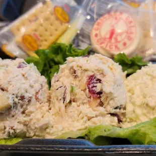 chicken salad with lettuce and crackers