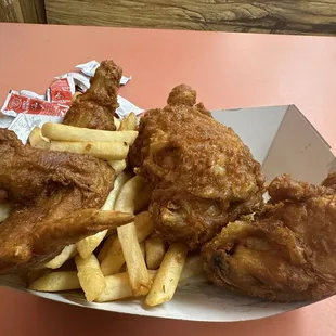 chicken wings, fried chicken, bbq chicken, chicken wings and fried chicken, poultry, food, bbq wings, chicken, fried chicken wings