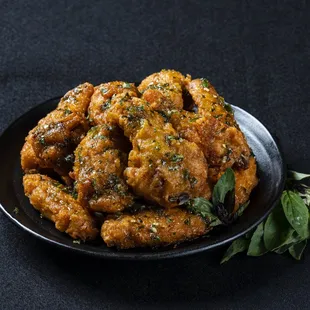 food, fried chicken wings, poultry, bbq wings, chicken wings, fried chicken, bbq chicken, chicken wings and fried chicken, chicken