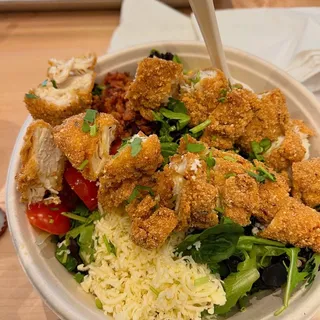 La Ensalada De Pollo Frito