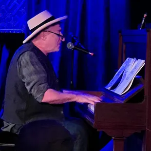 Performer Jon Cleary