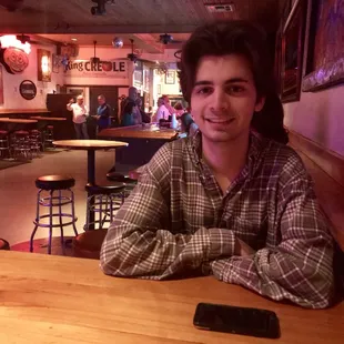 Got there about 8:30 for a show schedule for 9 pm and got a table with seats. The place was full by the end of the first set.