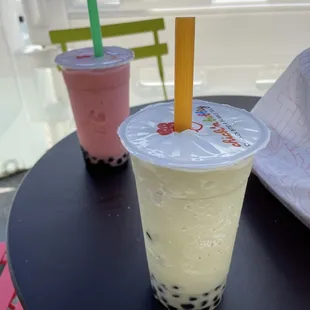 Matcha smoothie with boba and strawberry smoothie with boba