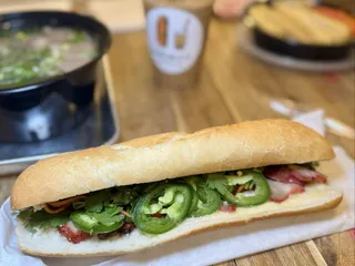 Banh Mi & Ti