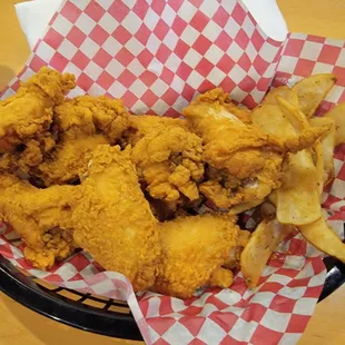 This is Homestyle wings w/Flat fries and I paired it with lemon pepper dipping sauce.