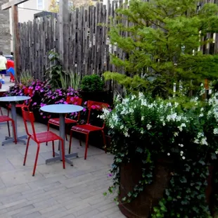 Outdoor eating area - grab a beer at the brewery next door.