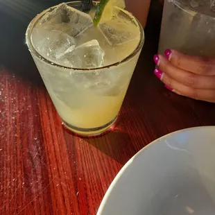 a close up of a margarita