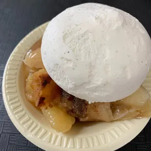 Apple Cobbler with Ice Cream