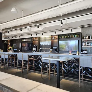 the bar area of a restaurant