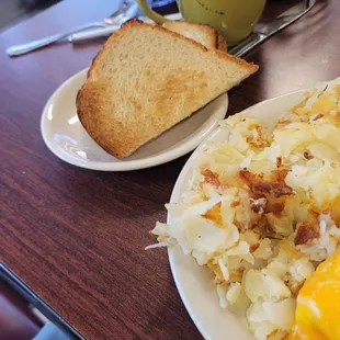 Sourdough toast and cawfee