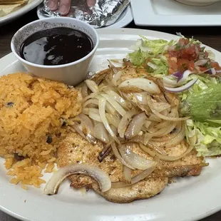 Pechuga Asada with rice and beans
