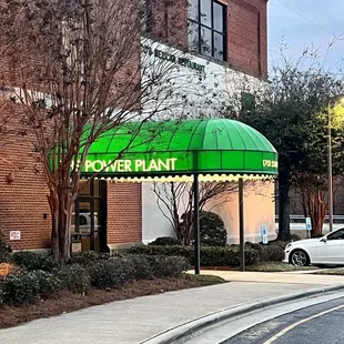 a green awning