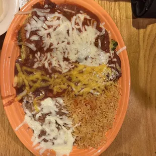 a plate of mexican food