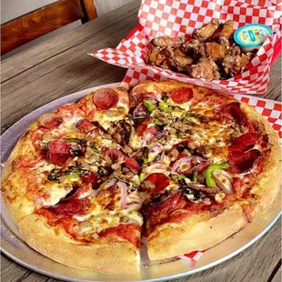 01. Chico's Pizza (front) &amp; Garlic Parmesan Wings (back) | IG: @nomwithelaine