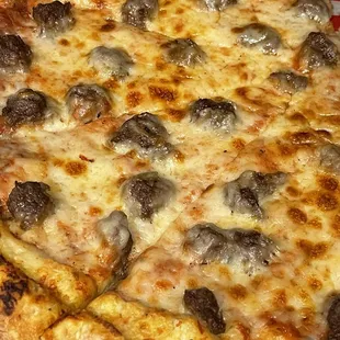 Sausage Pizza. Looks good. Disappointing.