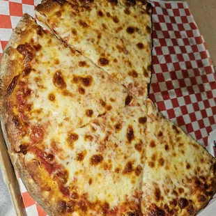 Small cheese pizza with extra cheese