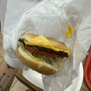 Regular Cheeseburger