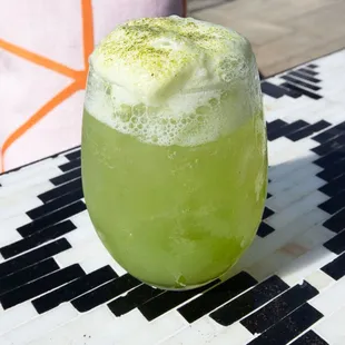 Agua Fuerte, ketel cucumber, jugo de pepino, matcha, aloe, melon, basil foam