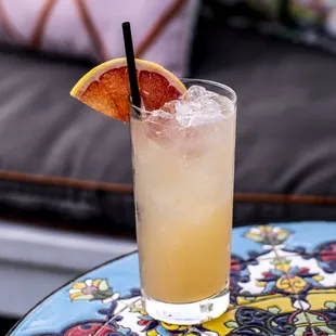 La Cuerva - grapefruit, pamplemousse, blue nectar blanco, topo chico