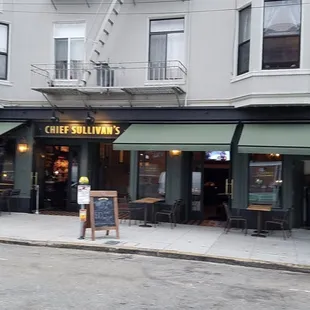 the outside of the restaurant